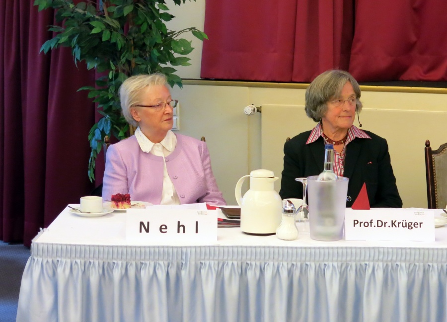 Linda Nehl - Frau Prof. Dr. Krüger